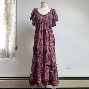 Floral dress, on shoulder - off shoulder. Size medium